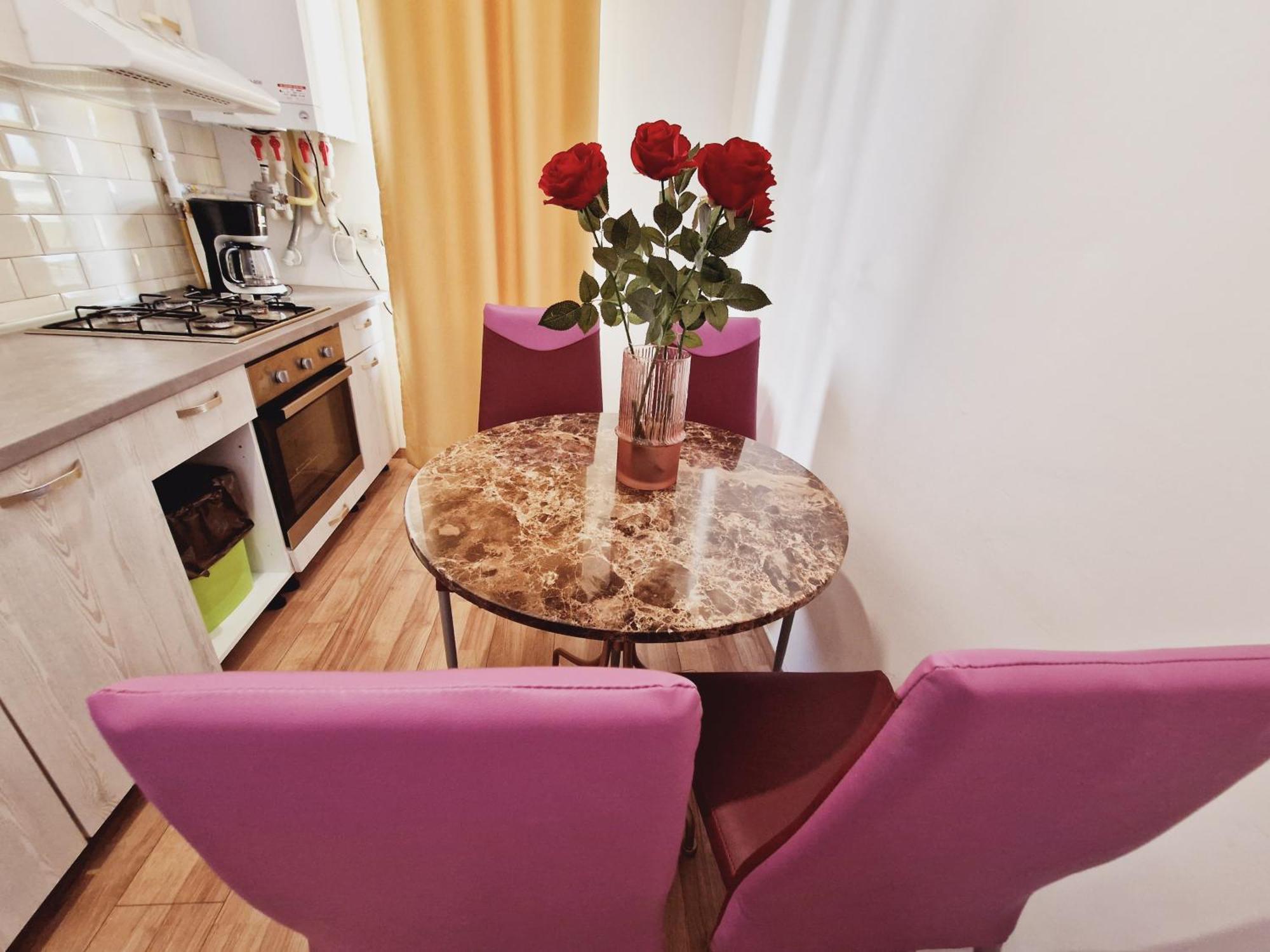 Ultracentral 5* Boutique Hotel Style Apartment. Brand New. 2 Rooms. Spacious. Free Parking Cluj Napoca Bagian luar foto