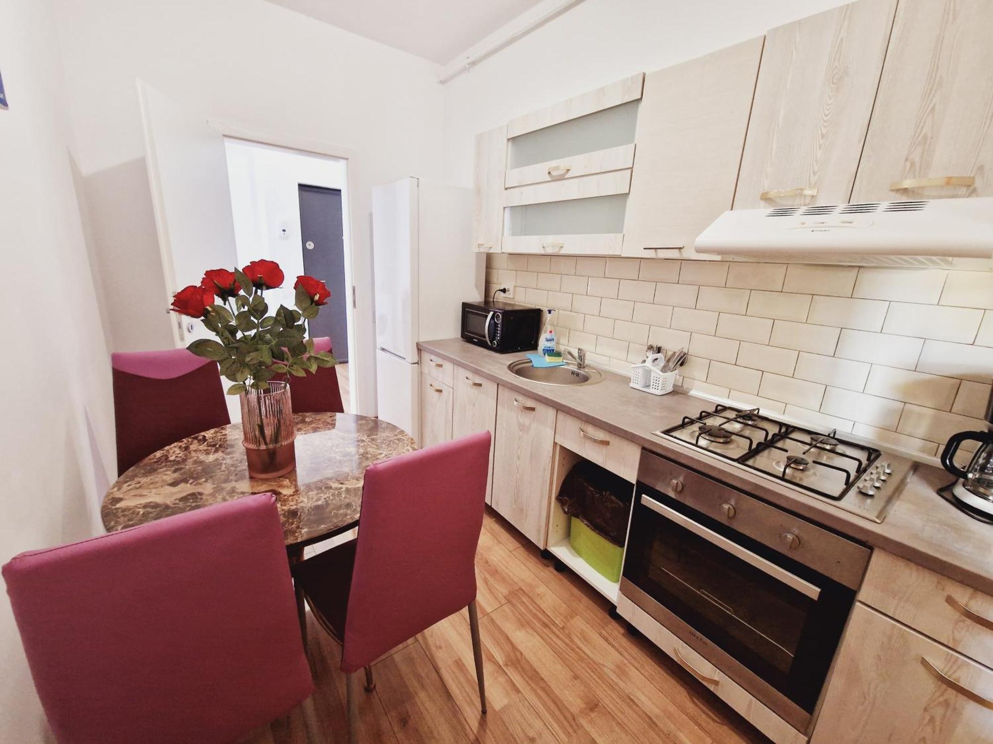 Ultracentral 5* Boutique Hotel Style Apartment. Brand New. 2 Rooms. Spacious. Free Parking Cluj Napoca Bagian luar foto