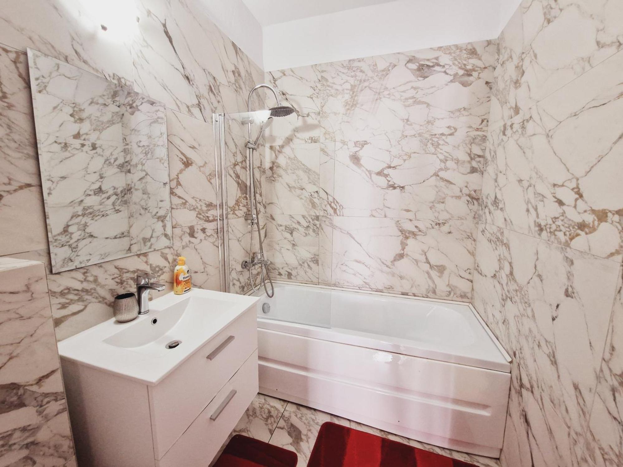 Ultracentral 5* Boutique Hotel Style Apartment. Brand New. 2 Rooms. Spacious. Free Parking Cluj Napoca Bagian luar foto