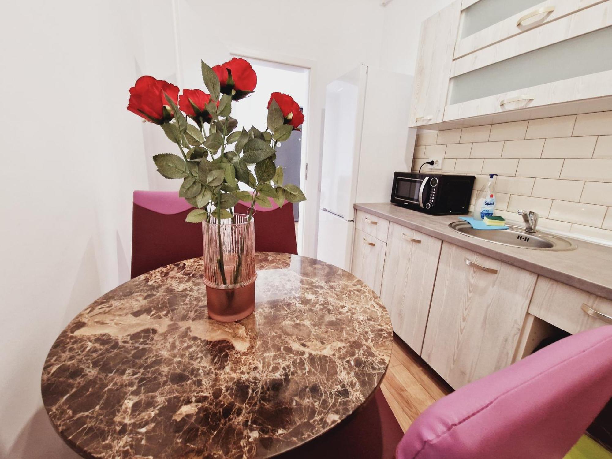 Ultracentral 5* Boutique Hotel Style Apartment. Brand New. 2 Rooms. Spacious. Free Parking Cluj Napoca Bagian luar foto